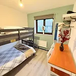 Oak Guest Rooms