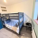 Oak Guest Rooms