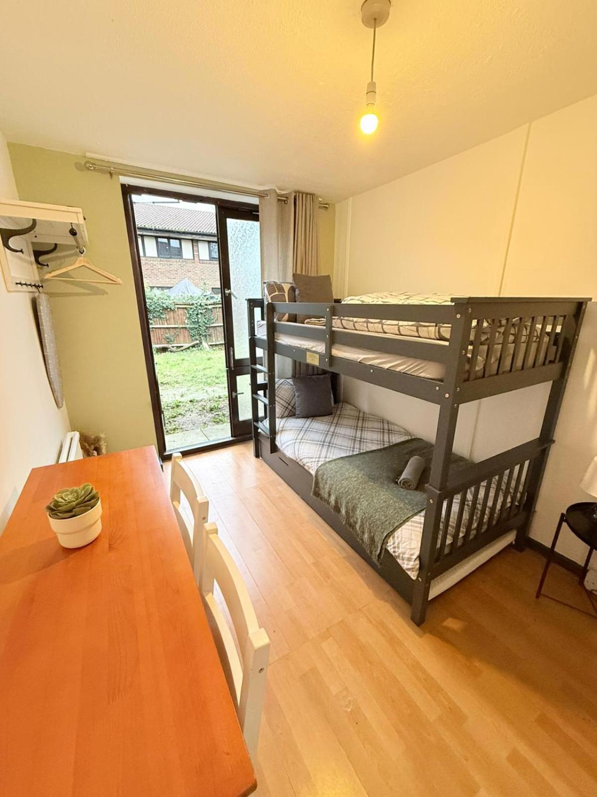 Oak Guest * Londra